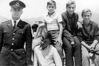 Peakes Ronald, Jim, Tom, Raymond & Joe F 64